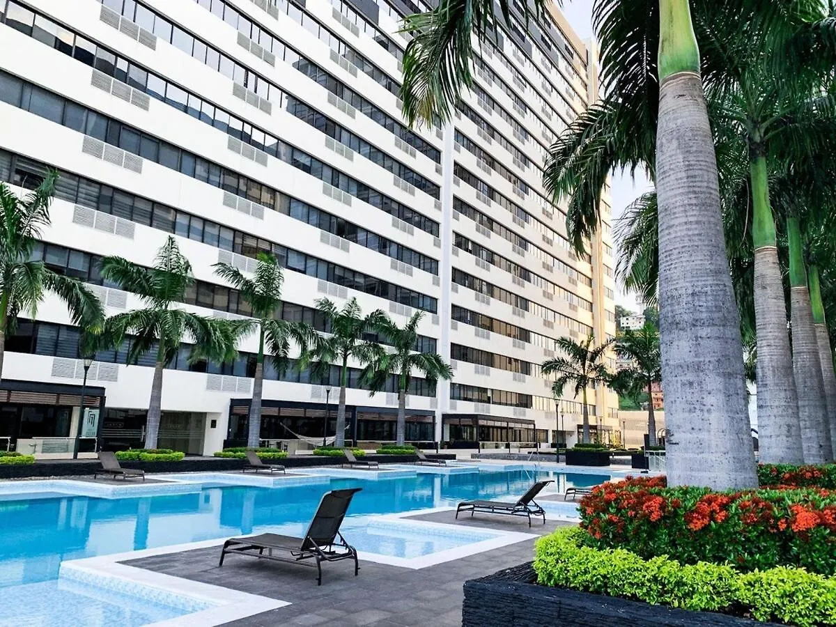 2 Dormitorios Vista Lateral Al Rio, Parqueo Guayaquil